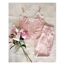 Delicado Y Suave Pijama En Seda Italiana