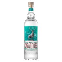 Tequila Blanco CAZADORES 100% Agave  (700  ml)