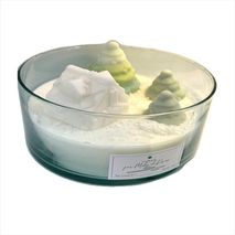 Vela Villa De Navidad The Grand Nº 7 De 49 Oz Pabilos De Hilo Envase Vidrio 1 Cabaña, 3 Árboles Aroma Menta