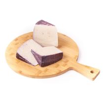 Queso de cabra Spanish Cheese al vino porcionado en tienda