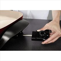 Oster Silla Eléctrica Duraceramic Con Infusión De Titanio, 12 Pulgadas, Cuadrada, Color Rojo Manzana Caramelo